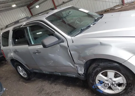 2011 Ford Escape Xlt из США, поврежденный, VIN 1FMCU9DG7BKB09247